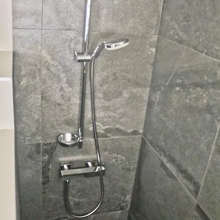 Chalet Au Centre D'ovronnaz - Mitoyen *