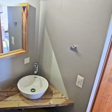 Chalet Au Centre D'ovronnaz - Mitoyen