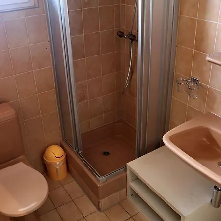 Au Centre D'ovronnaz - Mitoyen Chalet *